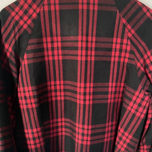 BNWOT! Gorgeous holiday button up plaid jacket! - Picture 7 of 7
